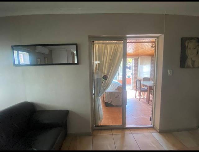 2 BEDROOM PROPERTY TO RENT IN OAKGLEN